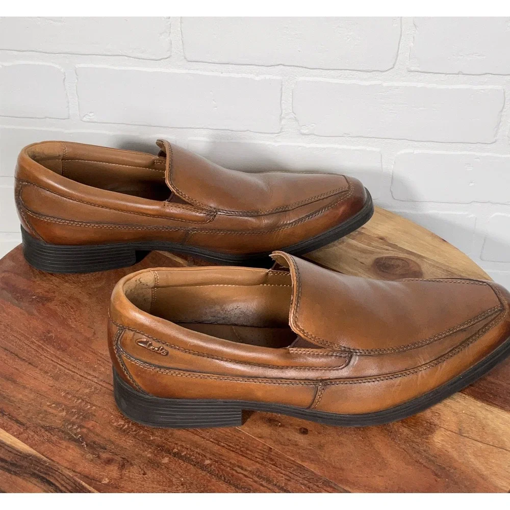 Clarks Ultimate Comfort Shoes Men 9.5W Carmel Brown Slip On Loafers‎ Dress 22261